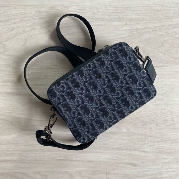 Dior Pouch - Picture 4 of 8